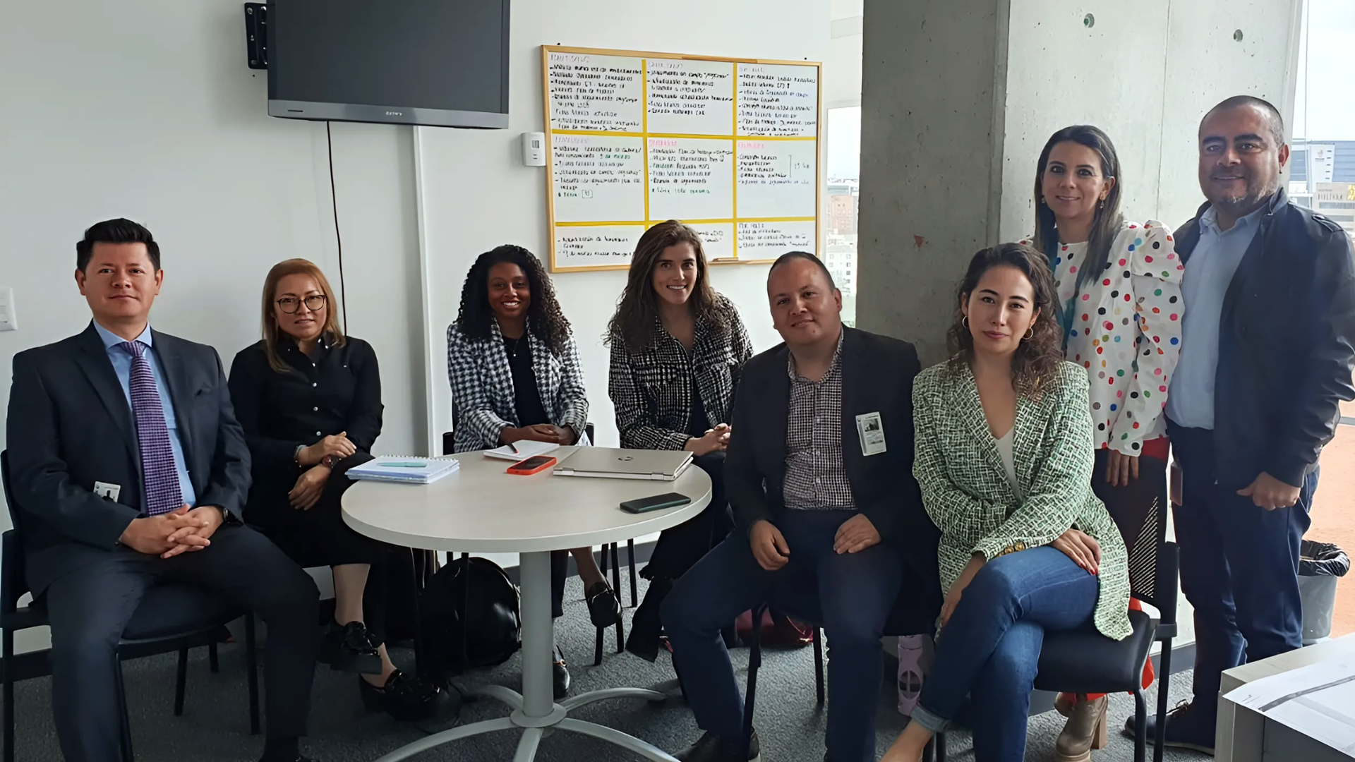 Mesa de trabajo con funcionarios de Superservicios y Supersalud