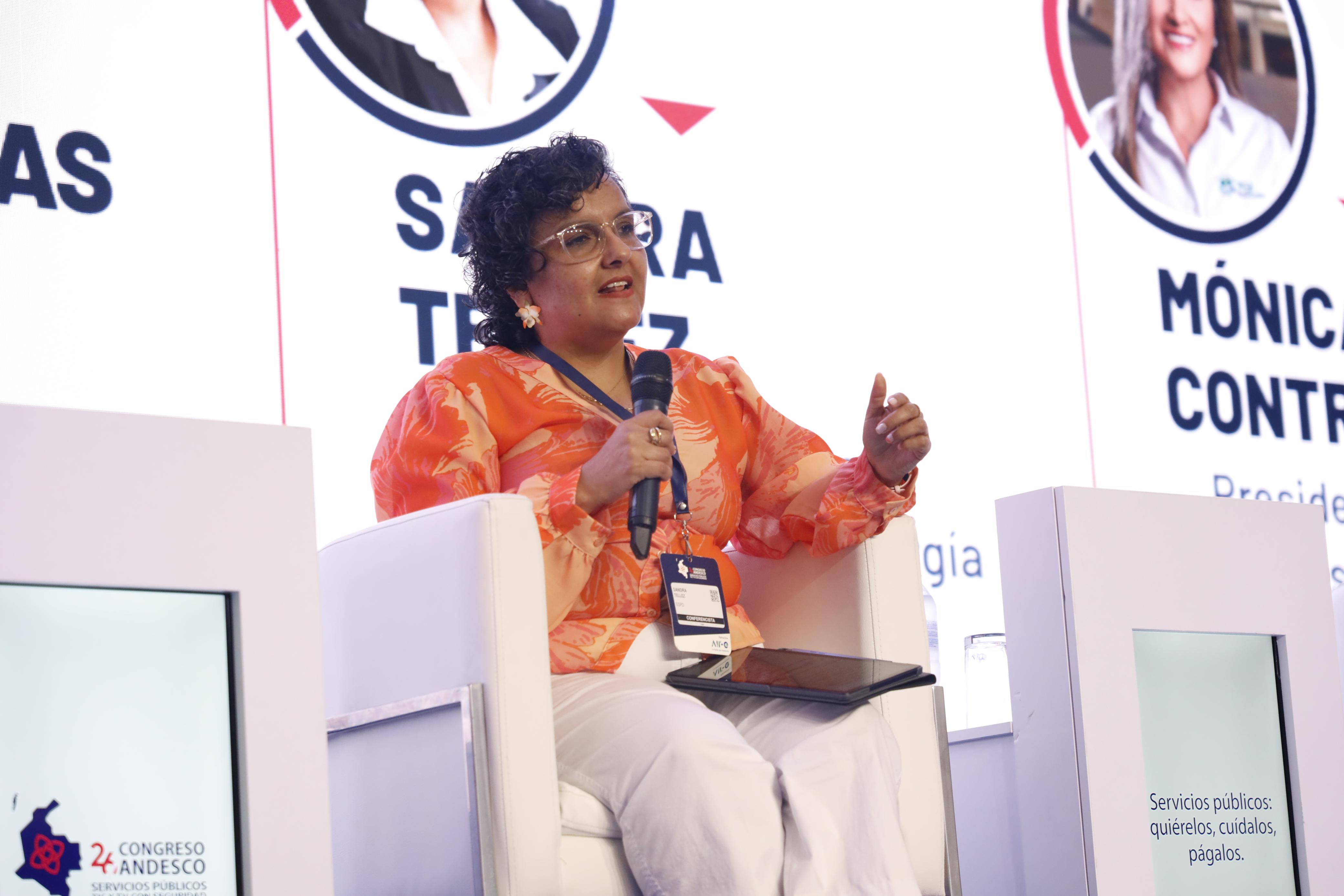 La delegada para Energía y Gas de la Superservicios, Sandra Téllez, participó del diálogo sobre seguridad energética: Abastecimiento de los servicios de energía y gas