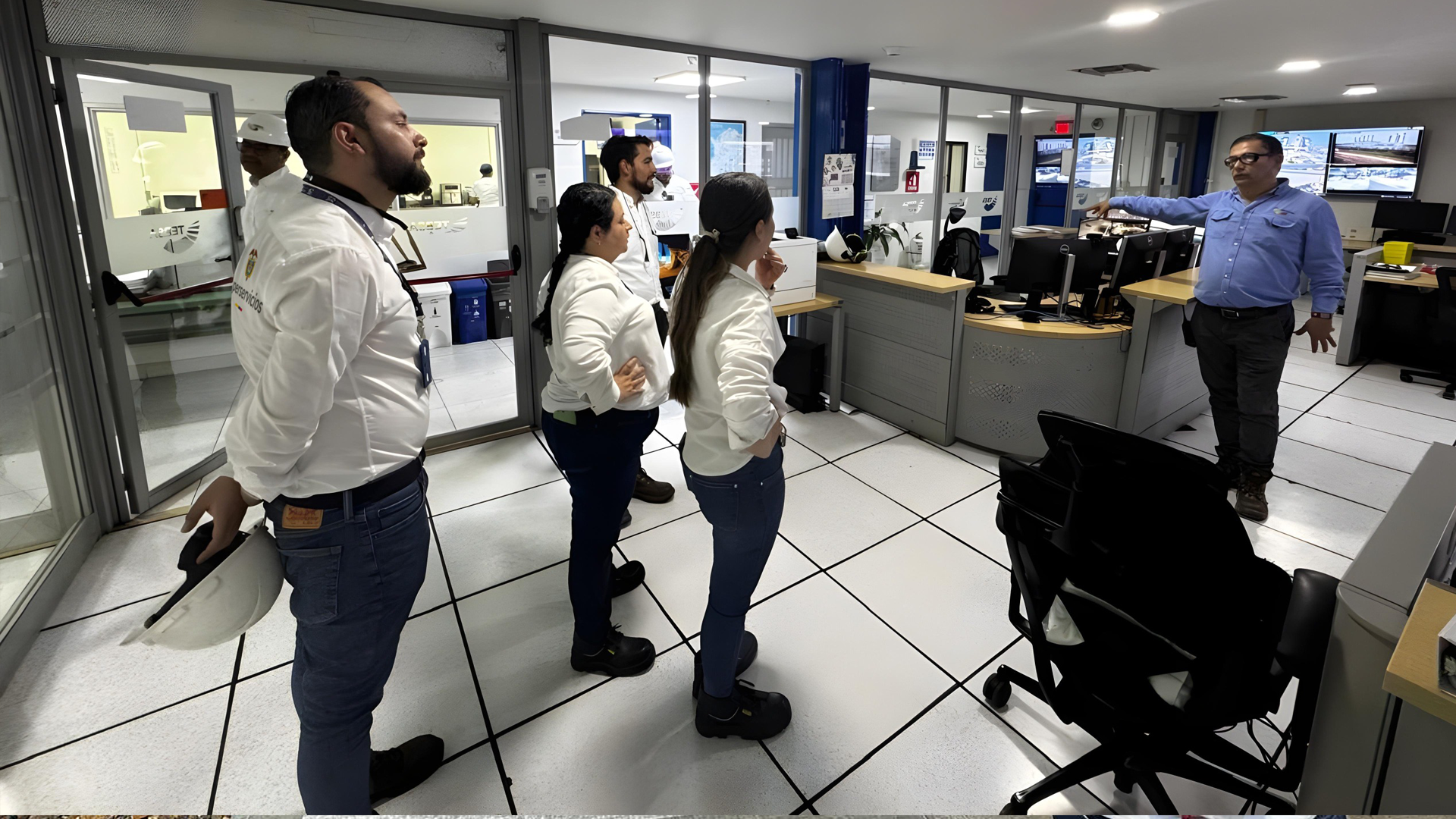 Funcionarios de la Superservicios en inspección a empresa de Termobarranquilla S.A. E.S.P