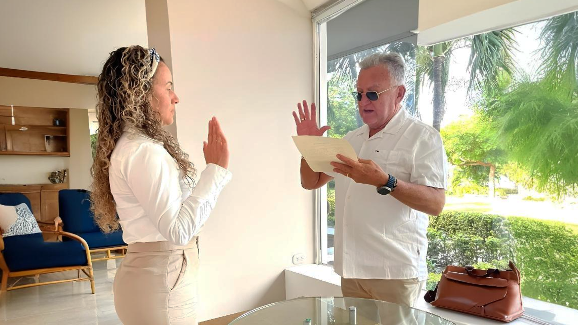 El superintendente Dagoberto Quiroga, posesionó a Isis Navarro como agente especial de la Essmar