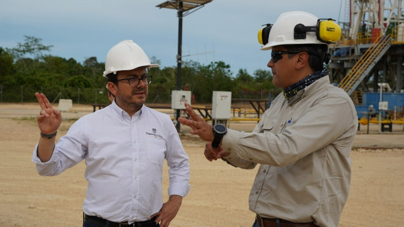 Superintendente, Felipe Duran, en inspección a empresa de energía y gas