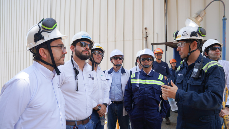 Superintendente en visita de inspección