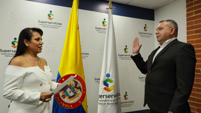 Foto de posesion Ramiro Castilla Andrade asume como nuevo Agente Especial de la empresa de energía Air-e