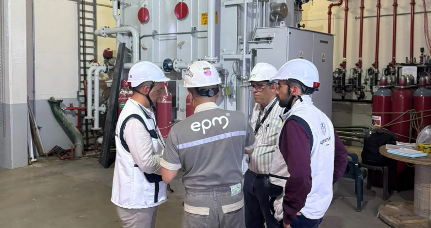 funcionarios en visita de inspección en hidroituango
